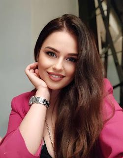 single Ukrainian woman